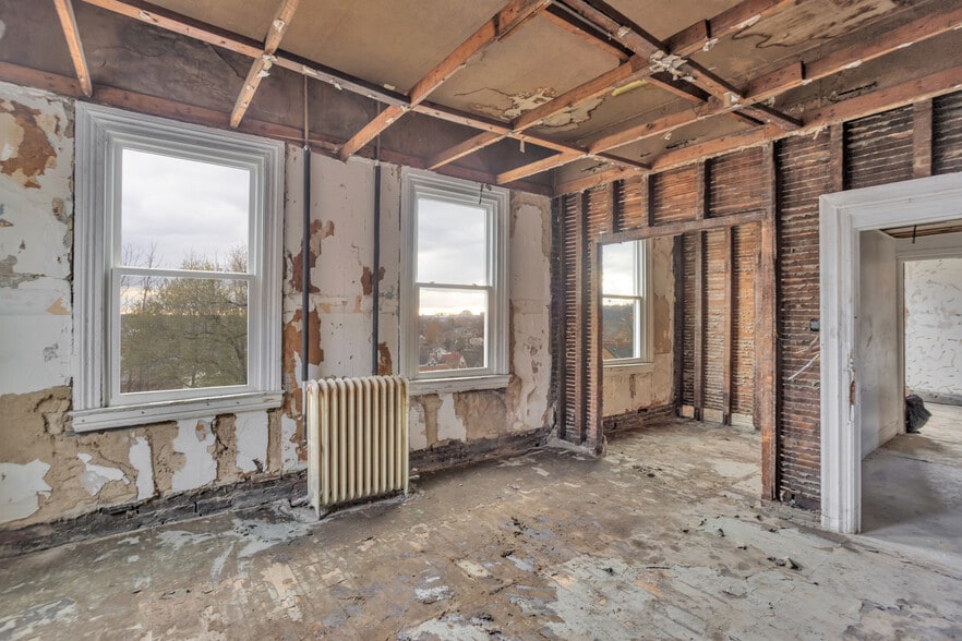 More Photos Of 5433 Broad St, Pittsburgh Assisted Living For Sale