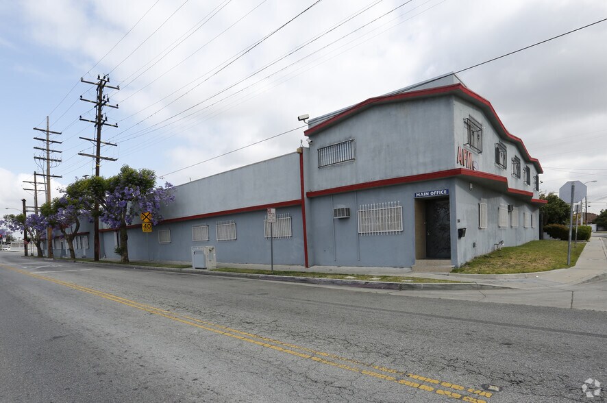 Primary Photo Of 2551 Fernwood Ave, Lynwood Showroom For Lease
