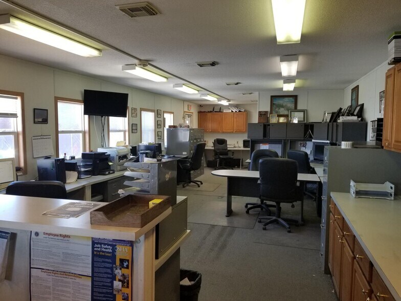 More Photos Of 6105 W Howard St, Niles Warehouse For Sale