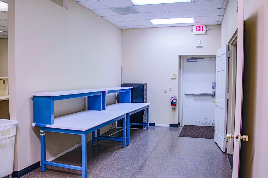 More Photos Of 1257 Sweeten Creek Rd, Asheville Office For Lease