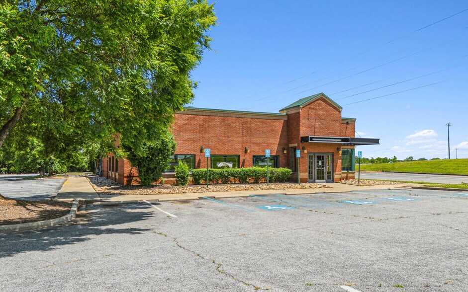 More Photos Of 6200 White Horse Rd, Greenville Restaurant For Lease