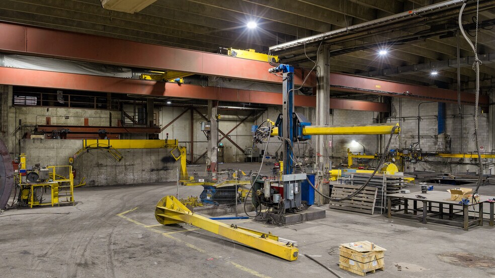 More Photos Of 805 Boul Alphonse-Deshaies, Bécancour Industrial For Sale