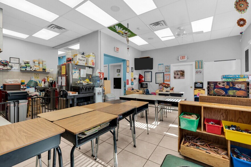 More Photos Of 321 W Farms Rd, Farmingdale Daycare Center For Sale
