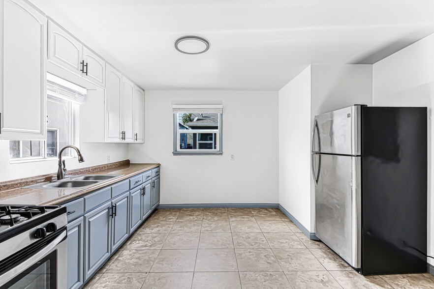 More Photos Of 727 Olive Ave, Long Beach Apartments For Sale
