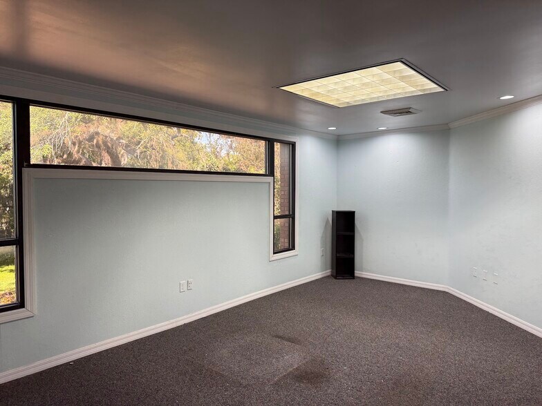 More Photos Of 202 NE 8th Ave, Ocala Office For Sale