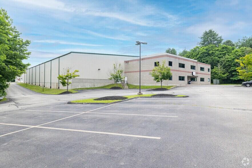 More Photos Of 68 Technology Dr, Bedford Health Club For Lease