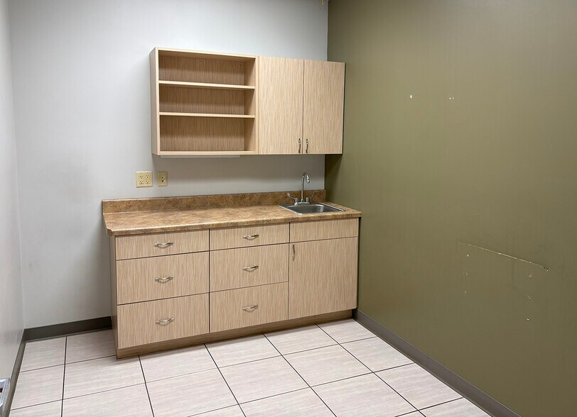 More Photos Of 4518-4522 Monona Dr, Madison General Retail For Lease