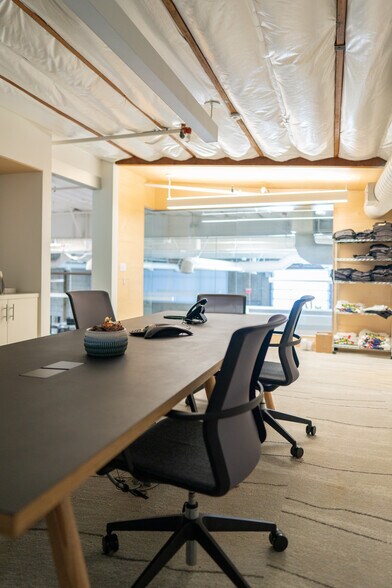 More Photos Of 1109 N Virgil Ave, Los Angeles Office For Sale