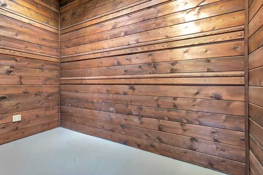 More Photos Of 901 N Maclay Ave, San Fernando Freestanding For Sale