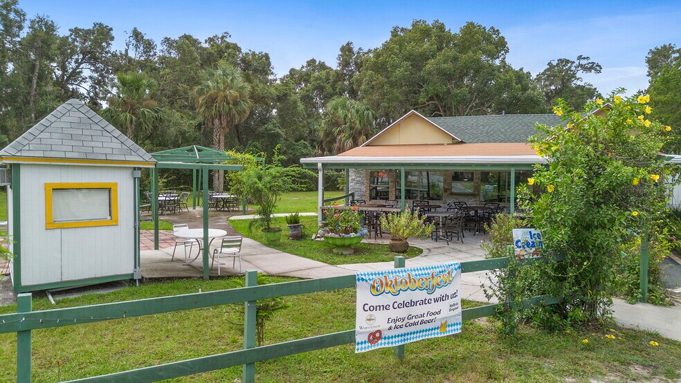 More Photos Of 4630 US Highway 17, De Leon Springs Restaurant For Sale