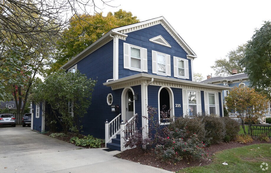 More Photos Of 235 W Jefferson Ave, Naperville Office Residential For Sale