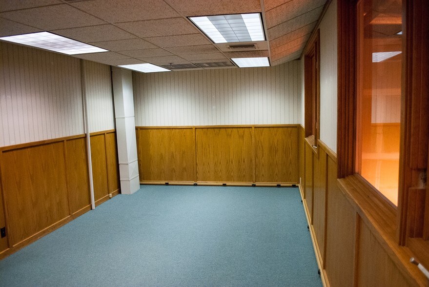 More Photos Of 11901-12201 Industry Way, Anchorage Unknown For Lease