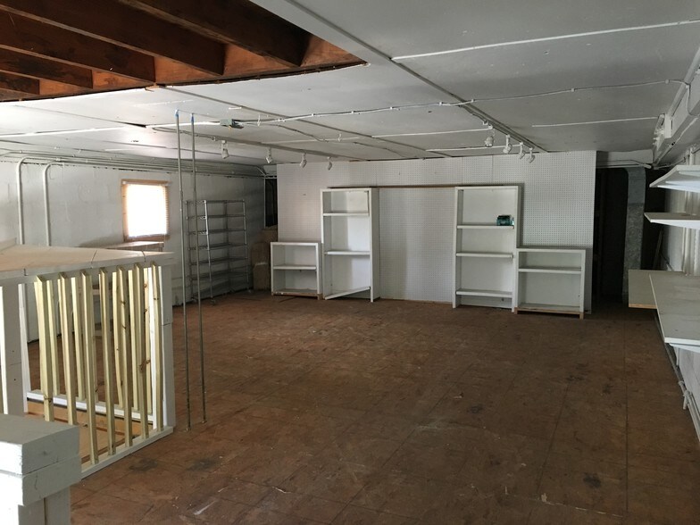 More Photos Of 649 Childs St, Wheaton Warehouse For Lease