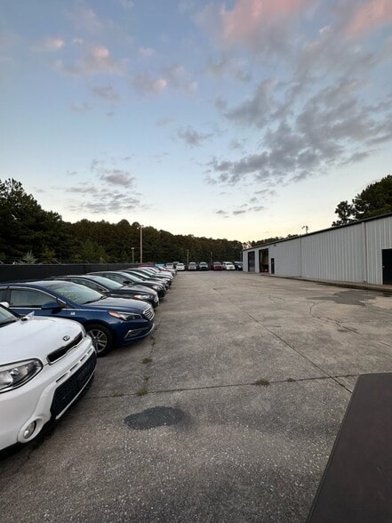 More Photos Of 200 Maxham Rd, Austell Storefront For Sale