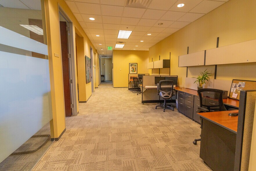 More Photos Of 1725 E Skyline Dr, Tucson Office For Lease