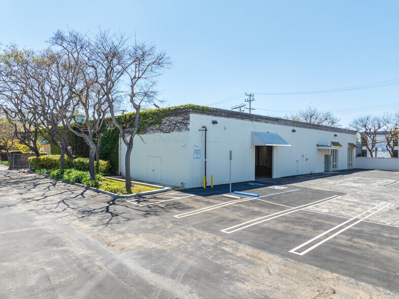 More Photos Of 12575 Beatrice St, Los Angeles Flex For Lease
