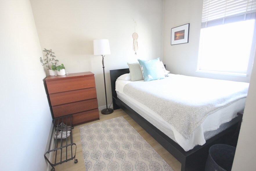 More Photos Of 2163-2167 Dundas St, Vancouver Apartments For Sale