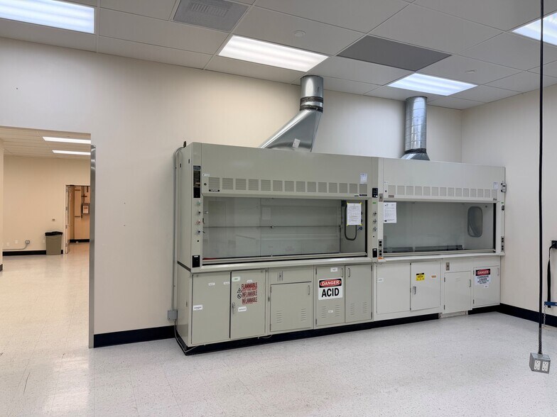 More Photos Of 1278-1280 Reamwood Ave, Sunnyvale Light Manufacturing For Lease