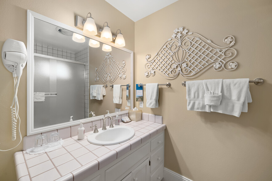 More Photos Of 2476 Main St, Cambria Hospitality For Sale