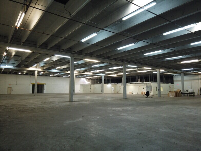 More Photos Of 10880 NW 30th St, Doral Warehouse For Sale