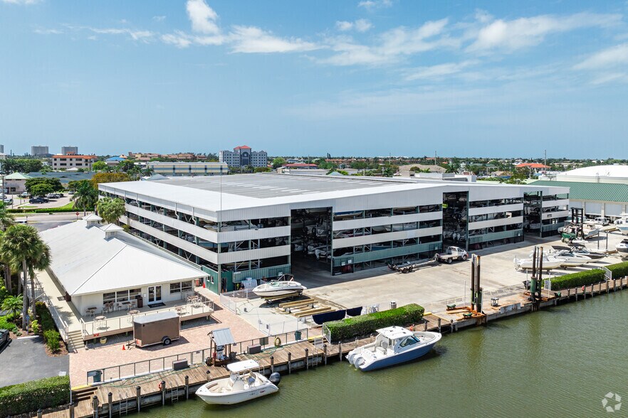 More Photos Of 705 E Elkcam Cir, Marco Island Marina For Lease