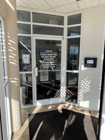 More Photos Of 2 Oakwood Park, Castle Rock Medical For Lease