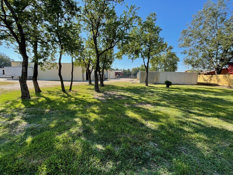 More Photos Of 11601 McKinley St, Houston Manufacturing For Sale