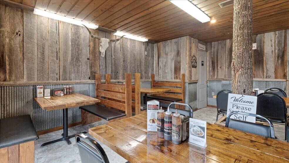 More Photos Of 1027 Porter Wagoner Blvd, West Plains Restaurant For Sale