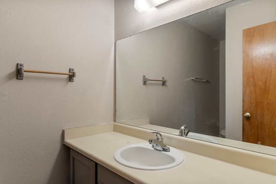 More Photos Of 2305 Split Rock Dr, Colorado Springs Apartments For Sale