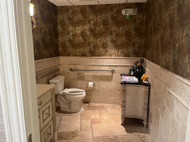 More Photos Of 8205 Natures Way, Lakewood Ranch Storefront Retail Office For Sale