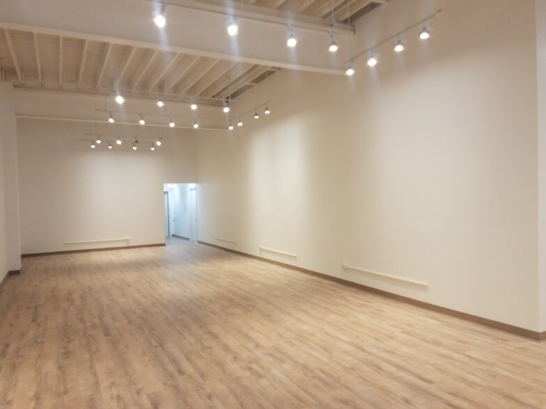 More Photos Of 143 W Main St, Bay Shore General Retail For Sale