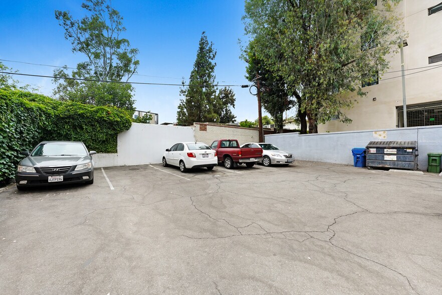 More Photos Of 1847 N Cherokee Ave, Los Angeles Apartments For Sale