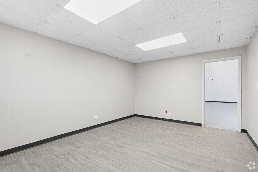 More Photos Of 14518 Hempstead Hwy, Houston Unknown For Lease