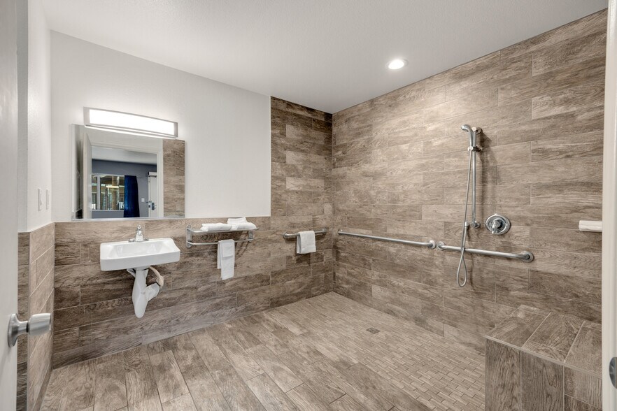 More Photos Of 2625 W Florida Ave, Hemet Hotel For Sale