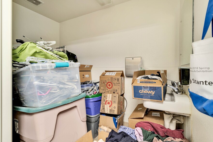 More Photos Of 56300 29 Palms Hwy, Yucca Valley Medical For Sale