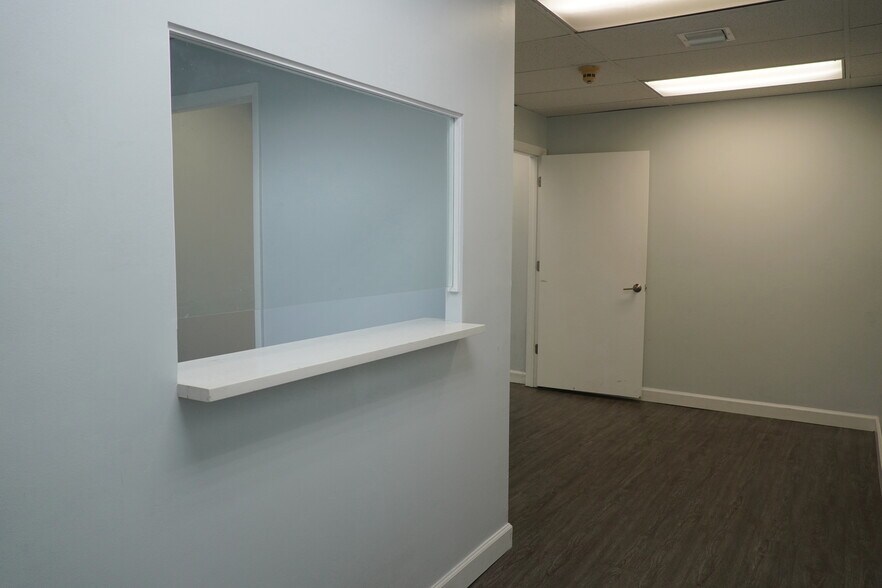 More Photos Of 1250 E Hallandale Beach Blvd, Hallandale Beach Office For Lease