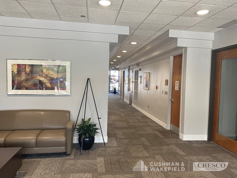 More Photos Of 5755 Granger Rd, Independence Office Residential For Lease