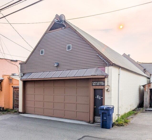 More Photos Of 335 N Olympic Ave, Arlington General Retail For Lease