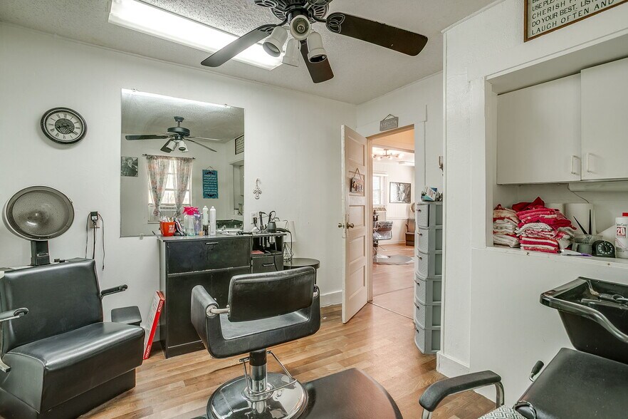 More Photos Of 1504 Bus Rte 1187, Crowley Freestanding For Sale