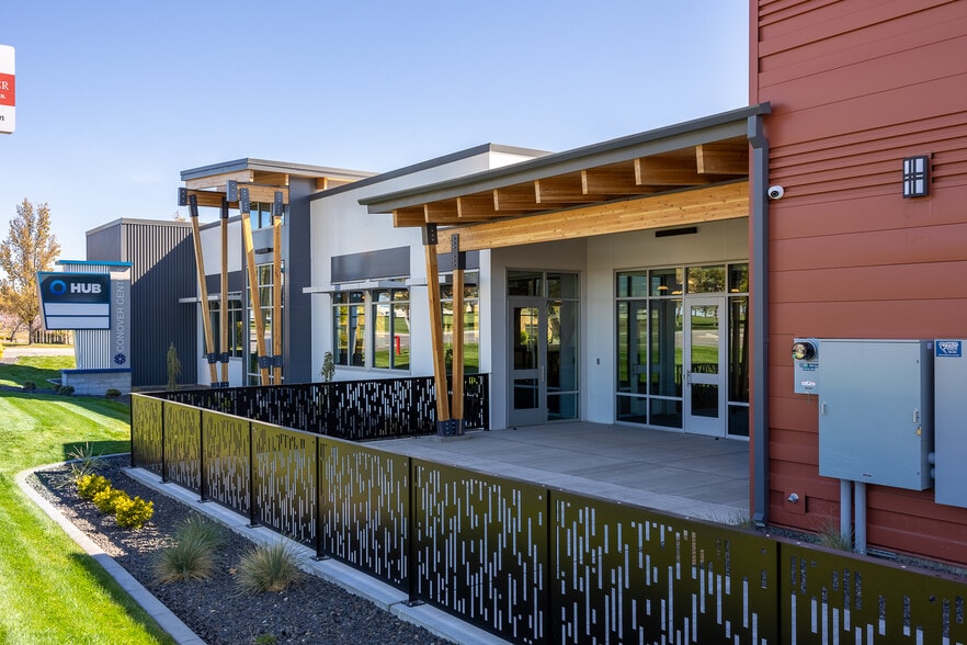 More Photos Of 2713 N 20th Ave, Pasco Office For Lease