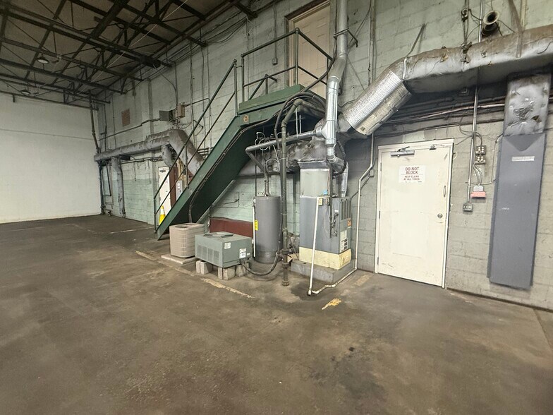More Photos Of 4920 Harrison St, Pittsburgh Warehouse For Lease