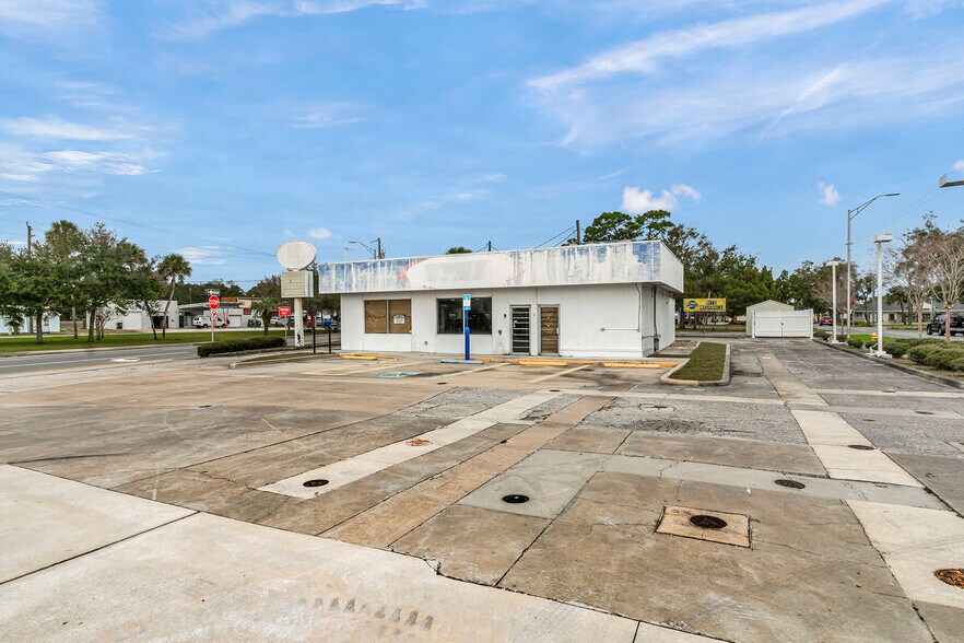 More Photos Of 1220 S Washington Ave, Titusville Convenience Store For Sale