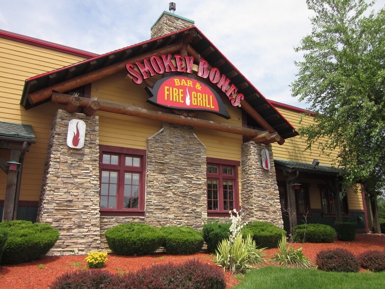 More Photos Of 301 Technology Center Dr, Stoughton Restaurant For Sale