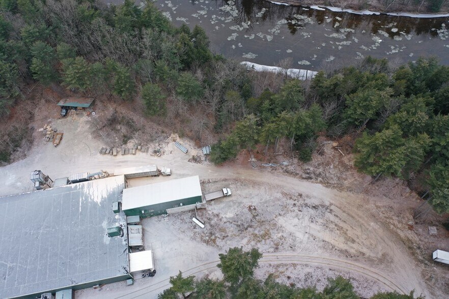 More Photos Of 49 Industrial Park Rd, Keeseville Warehouse For Lease