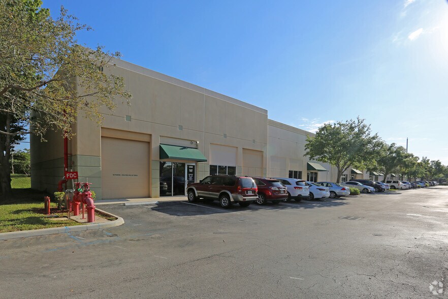 Primary Photo Of 2900 Glades Cir, Weston Unknown For Lease