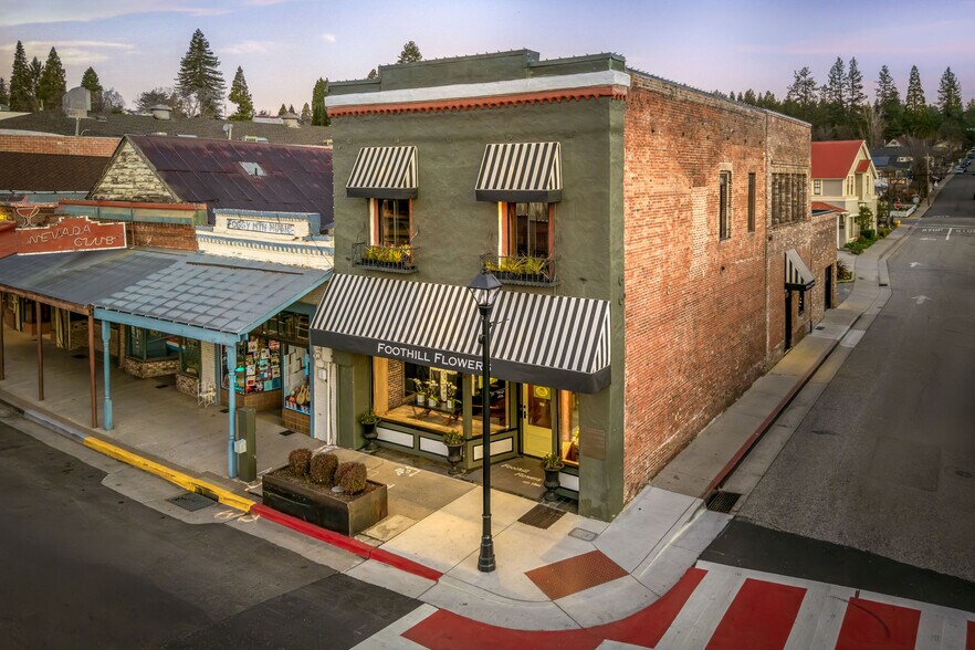More Photos Of 102 W Main St, Grass Valley General Retail For Sale