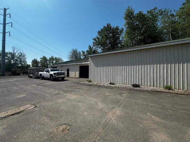 More Photos Of 7704 Maltlage Dr, Bayberry Flex For Sale