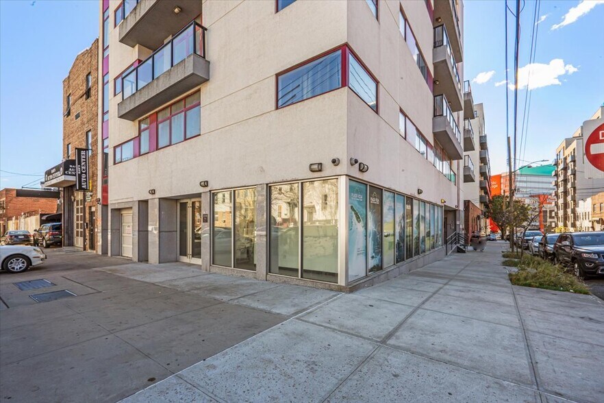 More Photos Of 32-04 38th Ave, Long Island City Apartments For Lease