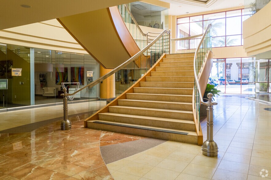 More Photos Of 74199 El Paseo Dr, Palm Desert Office For Lease