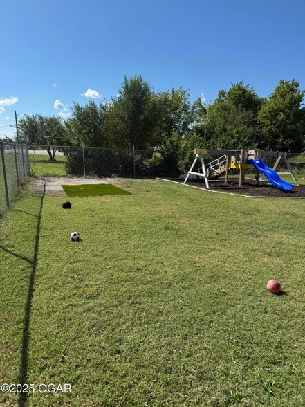 More Photos Of 3820 E 20th St, Joplin Specialty For Sale